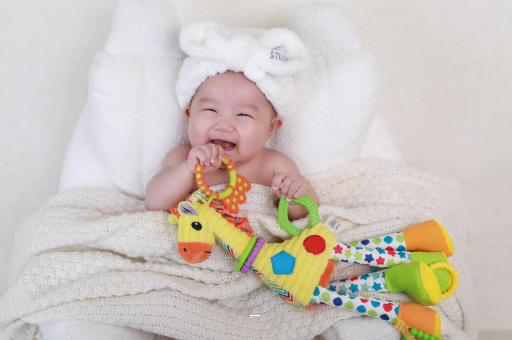 酒泉宝宝头上有白色的小点 酒泉宝宝头上有白色的小点